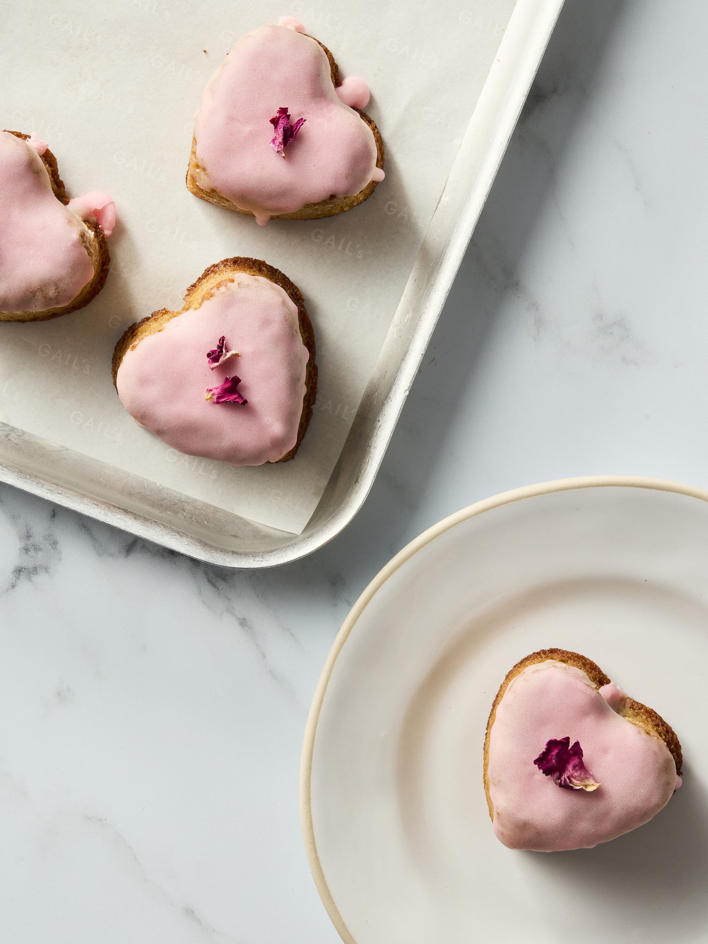 Heart Rose Cakes | GAIL's Bakery